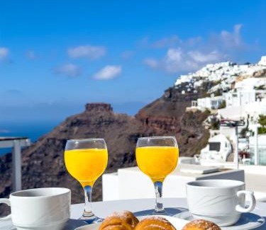 Firostefani Apartment | Reverie Santorini Hotel