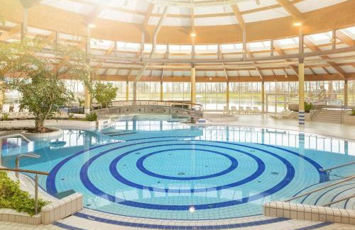 Lobbe Apartment | Rex Rugia FeWo17-5 mit Schwimmbad und Saunanutzung im AHOI-Erlebnisbad Sellin