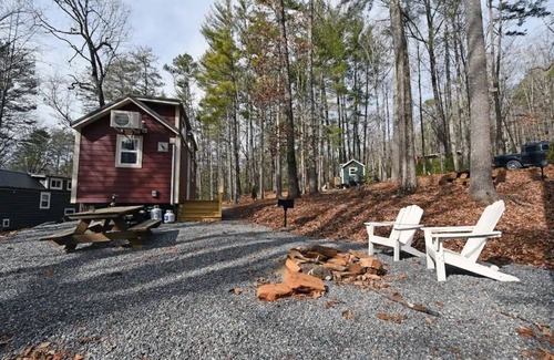 Clarkesville RV Rental | Rhododendron Tiny Home at Bleu Canoe Campground