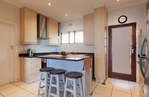 Mouille Point Apartment | Rhodora 31 by CTHA