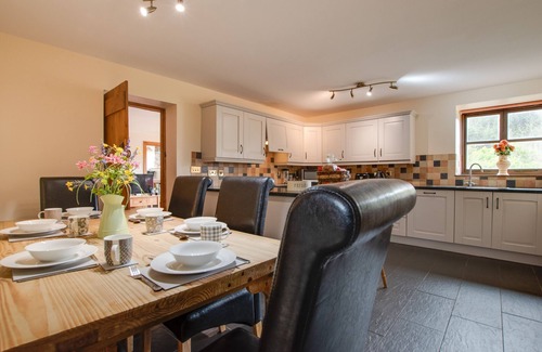 Cemmaes House | Rhyd y Gorlan - Three Bedroom House, Sleeps 7