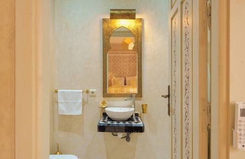 Kbour Chou House | Riad Dar Arwa