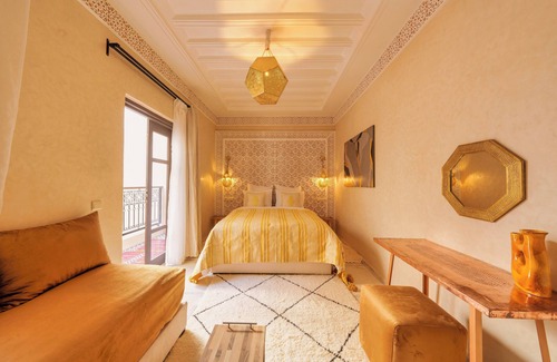 Kbour Chou House | Riad Dar Arwa