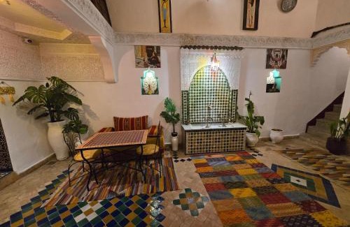 El Ayoun House | Riad Mounadim Fes -Authentic Riad Luxury Fes