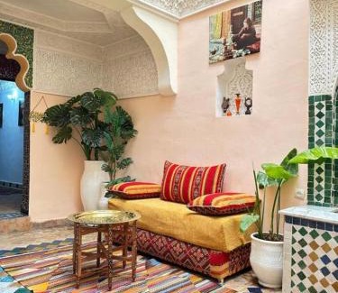 El Ayoun House | Riad Mounadim Fes -Authentic Riad Luxury Fes
