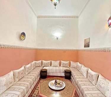 El Ayoun House | Riad Mounadim Fes -Authentic Riad Luxury Fes