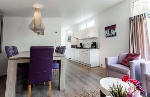 Nieuwerkerk aan den IJssel Ski Chalet | ✓ Rialto at Parc de IJsselhoeve ✓ Holiday home for 5 persons ✓ Located in Nieuwerkerk aan den IJssel (Zuid-Holland) ✓ Holiday park next to the IJssel ✓ Book directly through the park