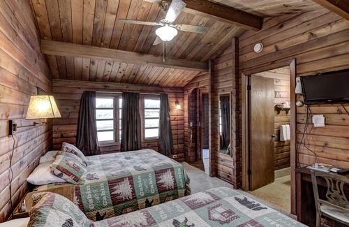 Rib Lake Hotel | Rib Waters Inn