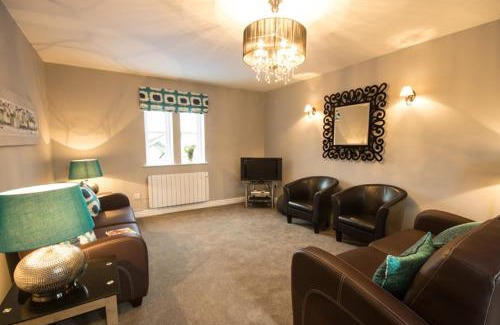 Holestone Moor House | Riber Cottage - Darwin Lake Holiday Village