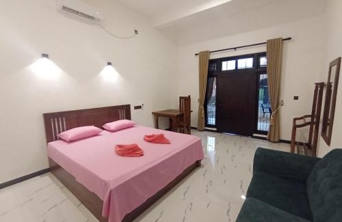 Pottuvil Division 2 Bed & Breakfast | Rice Fields