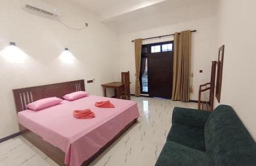 Pottuvil Division 2 Bed & Breakfast | Rice Fields