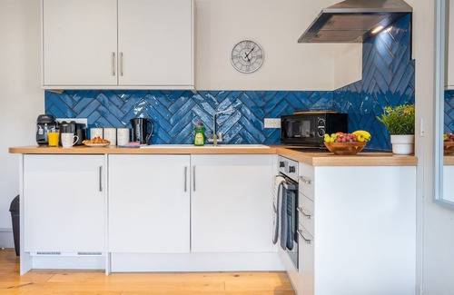 Roath Apartment | Richmond Place 3 by Tŷ SA
