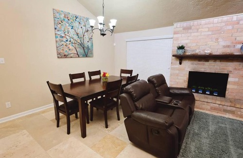 Pecan Grove House | Richmond, Sugarland, Rosenburg, Katy West Houston - Lansdowne