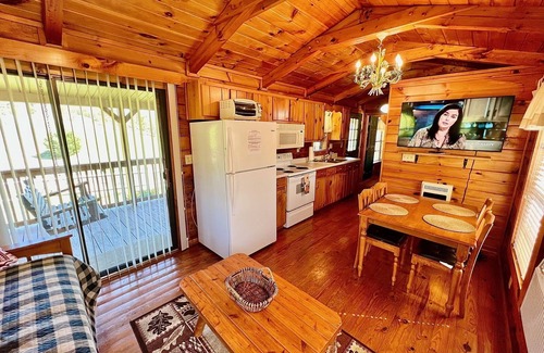 Fleetwood Cabin | Ridgetop Escape - Views! Wi-Fi, Biking, Exploring