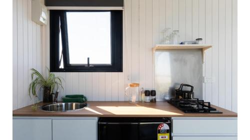 Burnham House | Riesling Cabin by Tiny Away