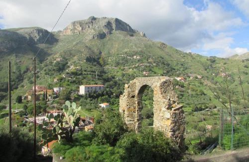 Castelmola House | Rifugio dei tre Pini