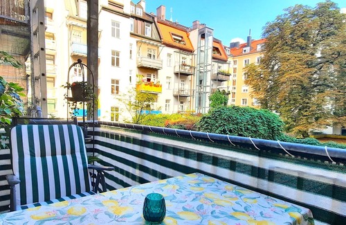 Josephsplatz Apartment | Right in the middle and yet quiet
