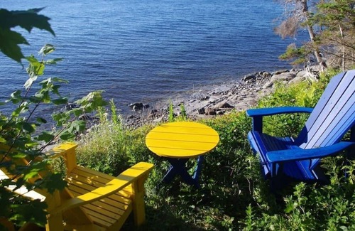 Indian Brook Apartment | Right on the SEA | ENVIRONMENTALLY FRIENDLY | Sea + Mountains | Honeymoon Suite
