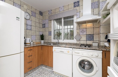 Benamahoma House | RINCON DE LOS DESEOS - Charming apartment with nice patio and Free WiFi
