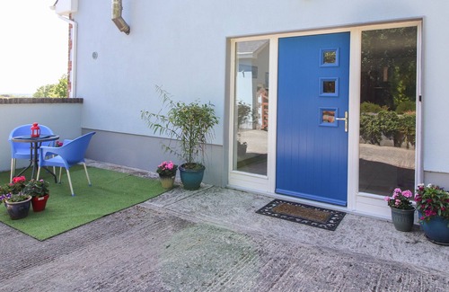 Ardagh Cottage | RINGFORT VIEW, romantic in Newcastle West, County Limerick
