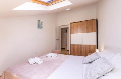 Slano Apartment | RITA - Charming 2-Bedroom Apartment with sea view, Slano