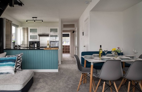 Deganwy Cottage | Rivage - Two Bedroom Cottage, Sleeps 4