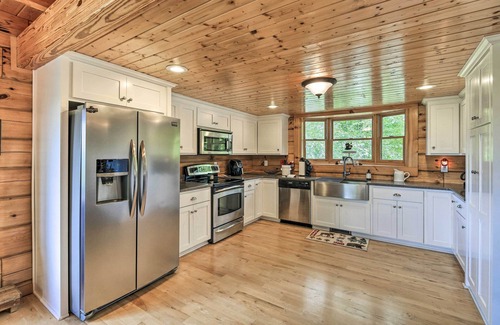 Piney Creek Cabin | River Access & Game Room: Piney Creek Cabin!