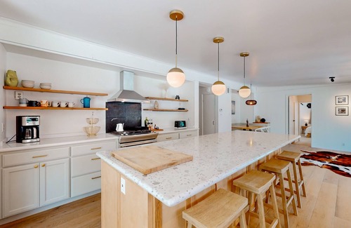 Salyer House | River and mountain view home with expansive deck, private pool