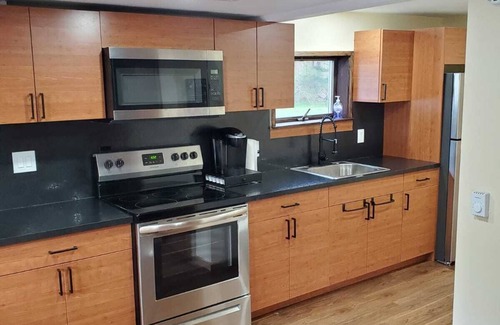East Branch House | River front 7-Bedroom Secluded home on 6 acre!