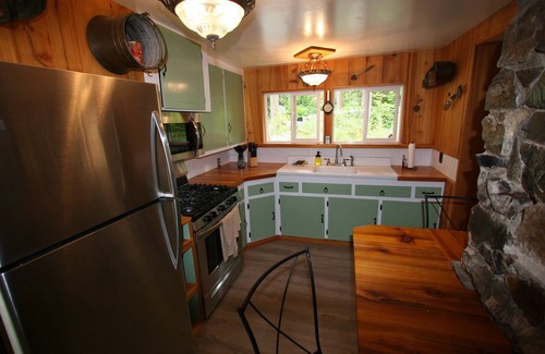 Verlot Cabin | River Front on the South Fork of The Stillaguamish River
