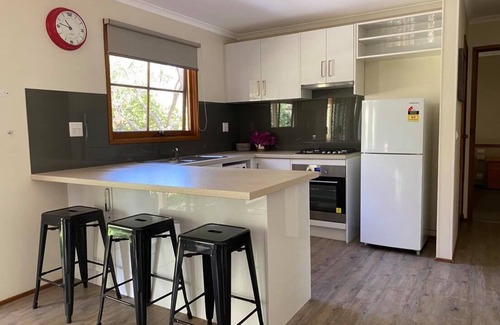 Moama Cabin | River Frontage Unit in family friendly Resort - Moama