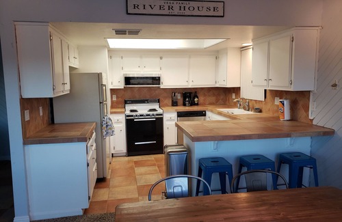 Bullhead City House | RIVER HOUSE - WATERFRONT RETREAT W/RELAXING DECKS - ONLY 8 MINS FROM LAUGHLIN