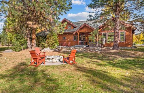 Leavenworth House | River Lodge in Plain - Meredith Lodging