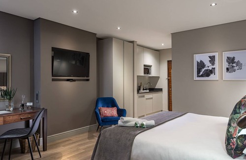 Upington Bed & Breakfast | River Place Manor a gem on the Orange River