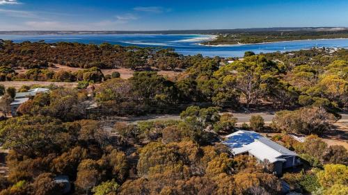 American River House | River Retreat