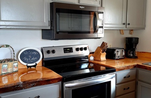 Winter House | River retreat with excellent fishing & kayaking from dock.