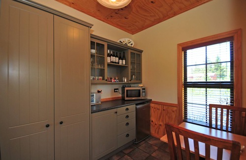 Lowburn Bed & Breakfast | River Rock Estate