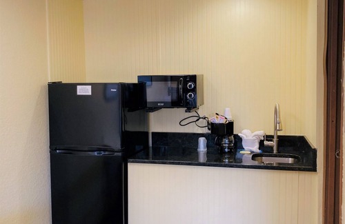 New Port Richey Estates Hotel | River Side Inn