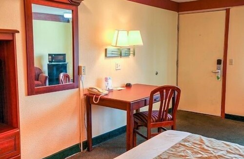 New Port Richey Estates Hotel | River Side Inn