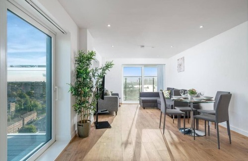 Woolwich Riverside Apartment | River View Mins to O2 & London Excel