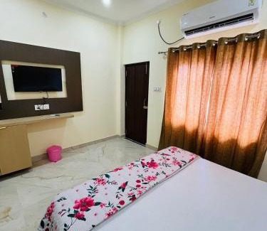 Varanasi House | River view paying guest house