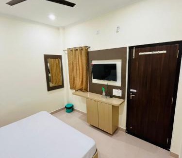 Varanasi House | River view paying guest house