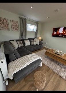 Broadford House | Riverbank Cottage