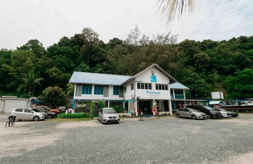 Dungun House | Riverbank Dungun Guesthouse & Cafe