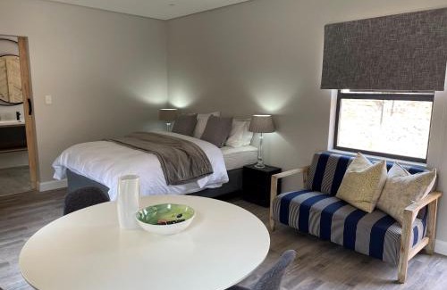 Greater Johannesburg Metropolitan Area Apartment | Riverclub Guest Suites in Riverclub, Sandton
