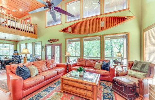 Caddo Gap House | Riverfront Cabin on 2 Acres in Glenwood!