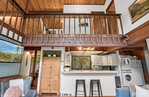 Baring Cabin | Riverfront Cabin w Hot Tub, Pool Table, Gig Internet, Generator - Pet Friendly