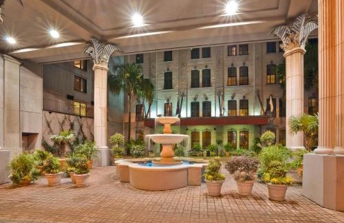 Central Business District Hotel | Riverfront Hotel New Orleans