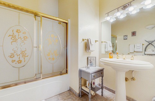 Florence House | Riverfront House