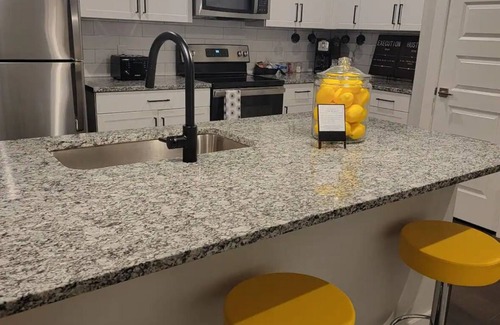 Mableton Apartment | Riverfront Retreat